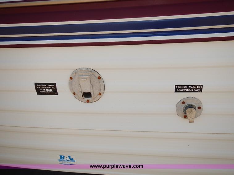 image for item J3146 2001 Rockwood camper