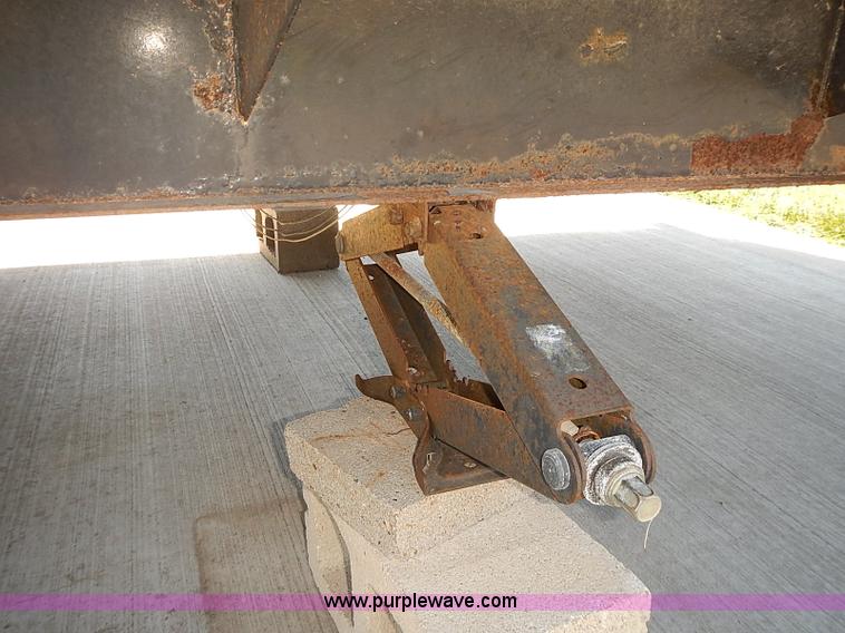 image for item J3146 2001 Rockwood camper