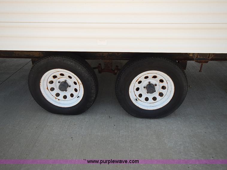 image for item J3146 2001 Rockwood camper