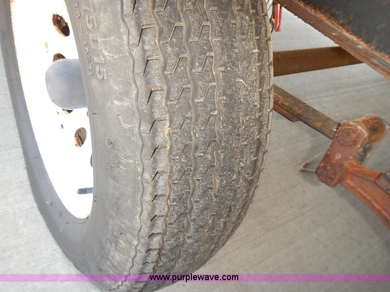 image for item J3146 2001 Rockwood camper