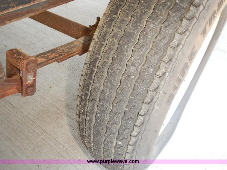 image for item J3146 2001 Rockwood camper