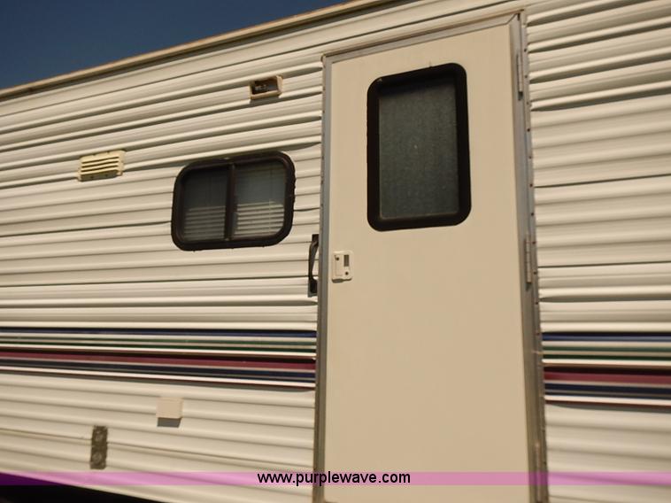 image for item J3146 2001 Rockwood camper