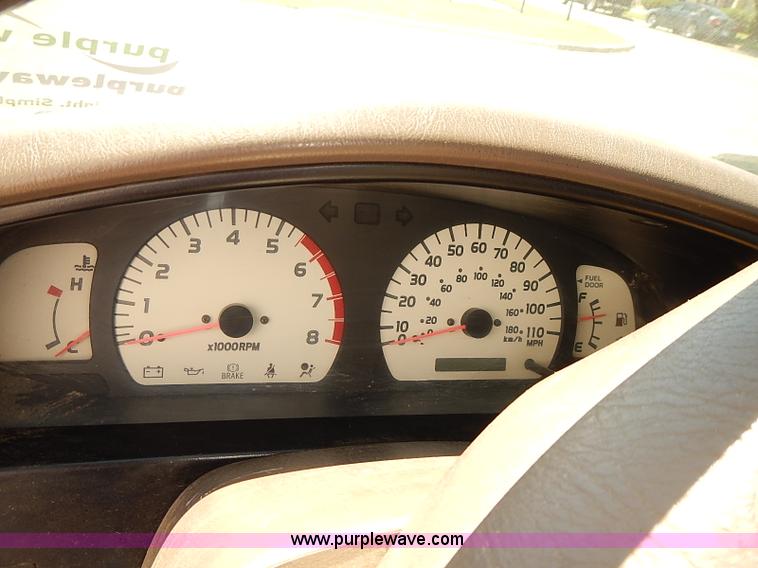 image for item J3157 2001 Toyota Tacoma SR5 Xtracab pickup truck