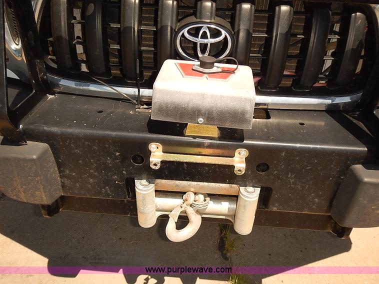 image for item J3157 2001 Toyota Tacoma SR5 Xtracab pickup truck