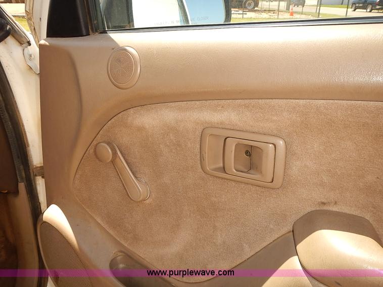 image for item J3157 2001 Toyota Tacoma SR5 Xtracab pickup truck