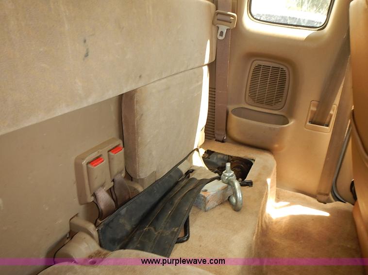 image for item J3157 2001 Toyota Tacoma SR5 Xtracab pickup truck