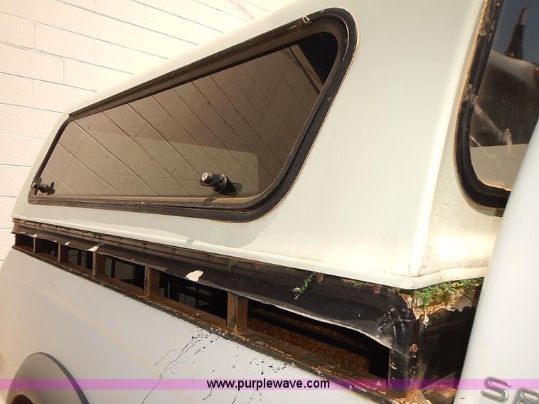 image for item J3157 2001 Toyota Tacoma SR5 Xtracab pickup truck