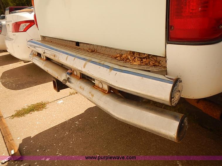 image for item J3157 2001 Toyota Tacoma SR5 Xtracab pickup truck