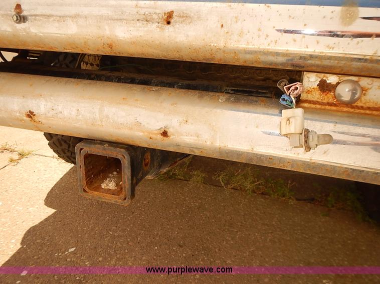 image for item J3157 2001 Toyota Tacoma SR5 Xtracab pickup truck