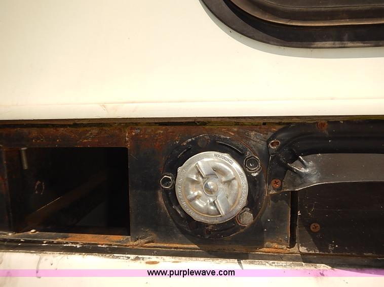 image for item J3157 2001 Toyota Tacoma SR5 Xtracab pickup truck