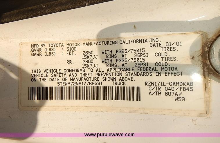 image for item J3157 2001 Toyota Tacoma SR5 Xtracab pickup truck