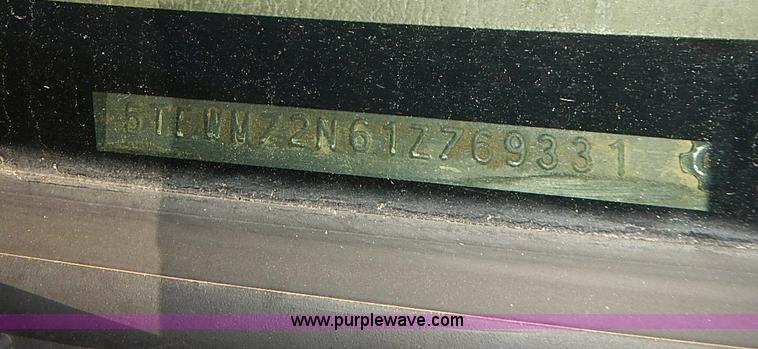 image for item J3157 2001 Toyota Tacoma SR5 Xtracab pickup truck