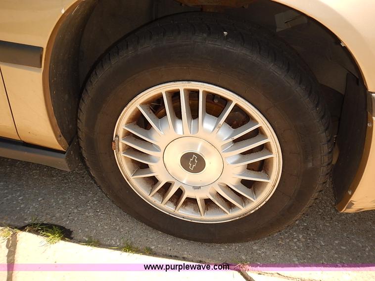 image for item J3159 2000 Chevrolet Impala