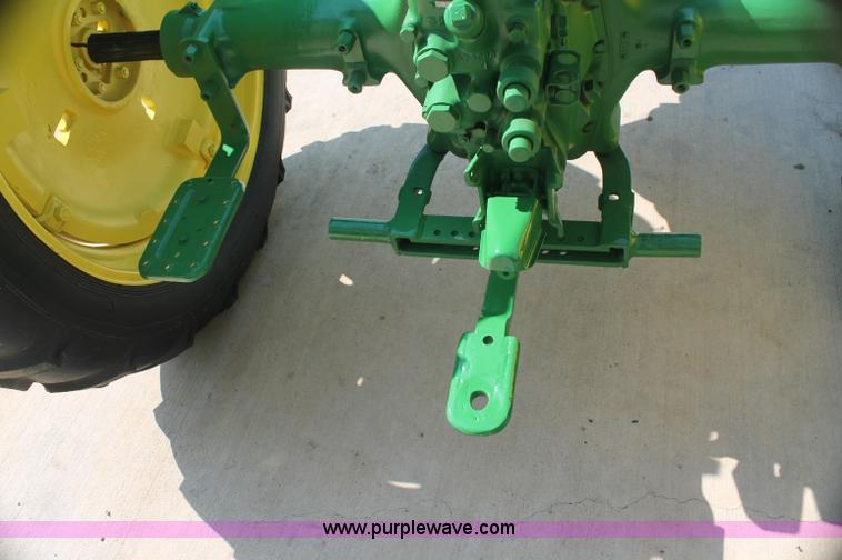 image for item F3304 1948 John Deere B tractor