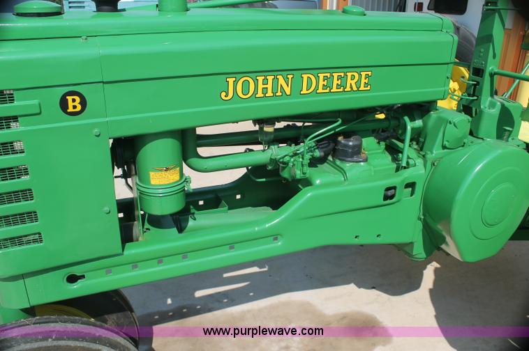 image for item F3304 1948 John Deere B tractor