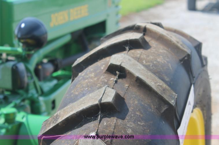 image for item F3304 1948 John Deere B tractor