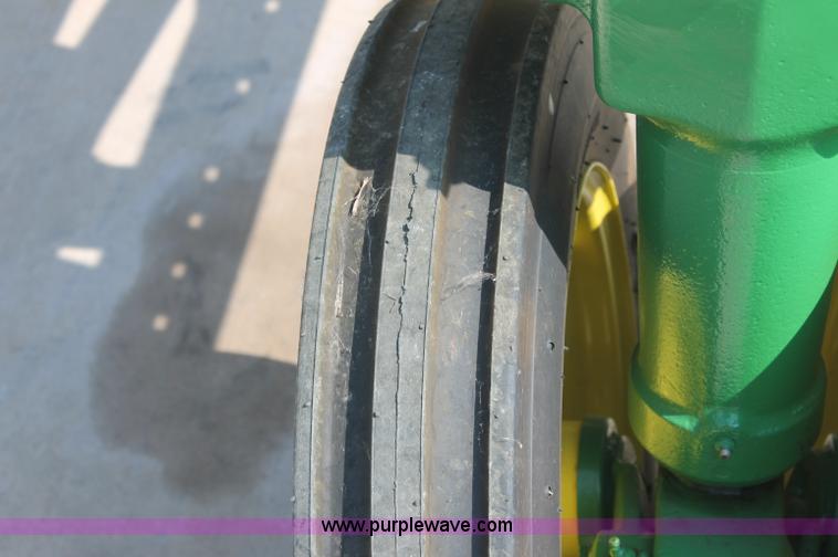 image for item F3304 1948 John Deere B tractor