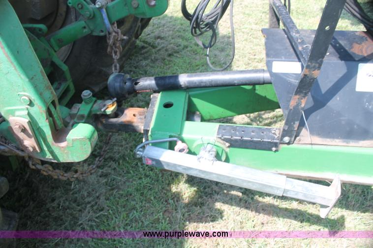 image for item F3307 2004 Frontier GC1107 grain cart