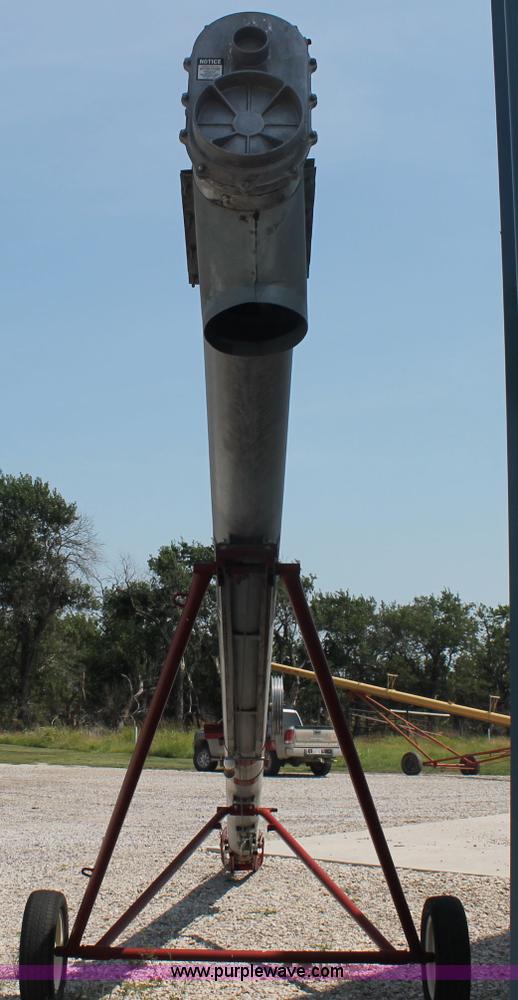 image for item F3308 2008 Hutchinson portable auger