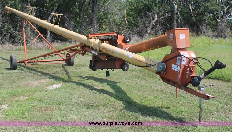 image for item F3309 1999 Westfield MK100-61 portable auger