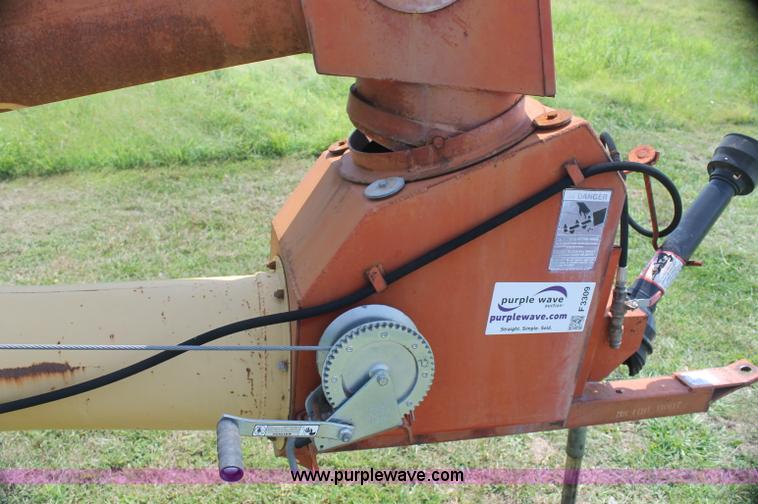 image for item F3309 1999 Westfield MK100-61 portable auger