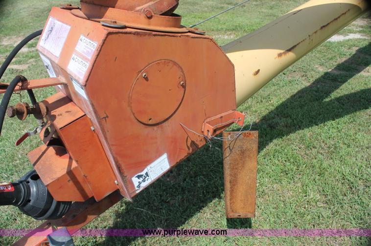 image for item F3309 1999 Westfield MK100-61 portable auger