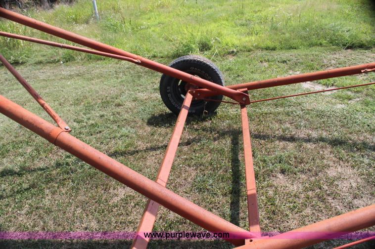 image for item F3309 1999 Westfield MK100-61 portable auger