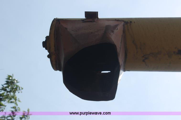 image for item F3309 1999 Westfield MK100-61 portable auger