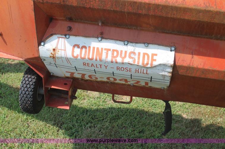 image for item F3309 1999 Westfield MK100-61 portable auger