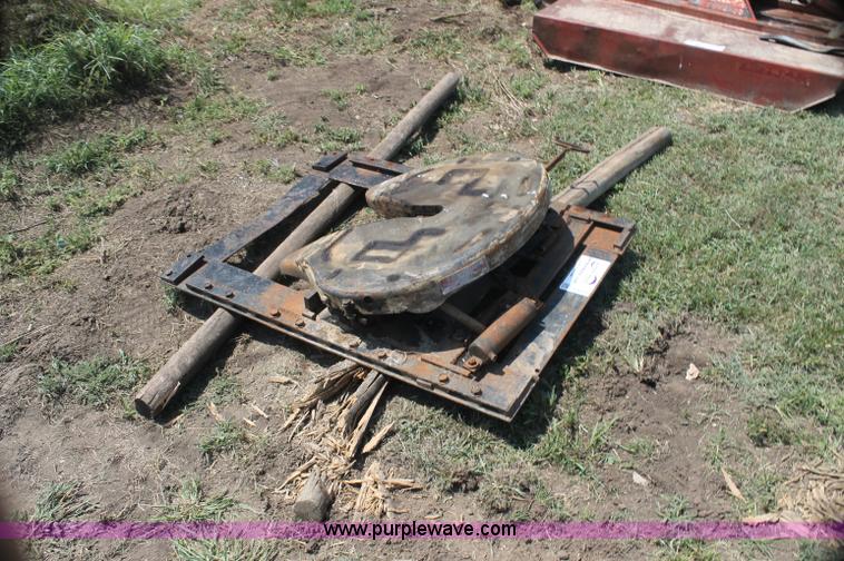 image for item F3313 Fontaine semi fifth wheel hitch
