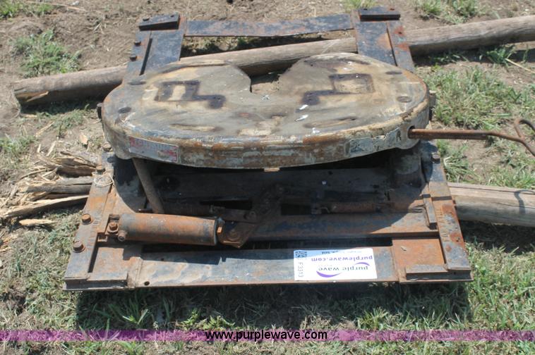 image for item F3313 Fontaine semi fifth wheel hitch