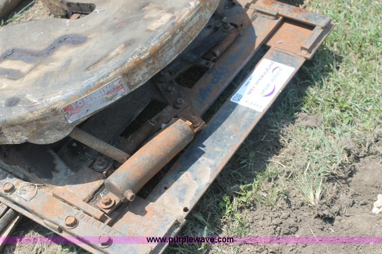 image for item F3313 Fontaine semi fifth wheel hitch