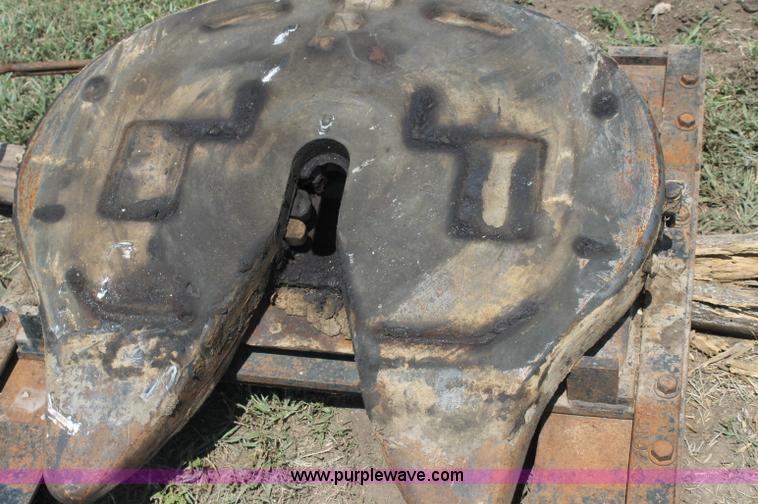 image for item F3313 Fontaine semi fifth wheel hitch