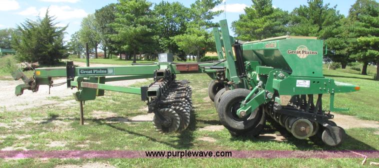image for item F7493 1999 Great Plains Solid Stand 1500 grain drill