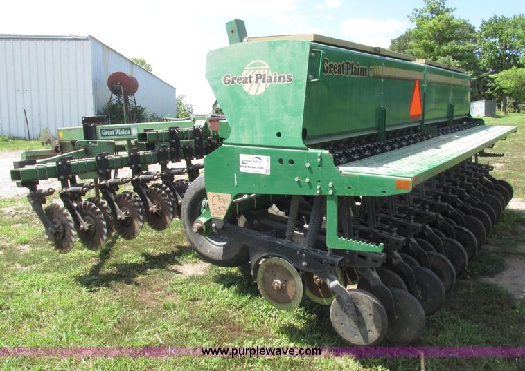image for item F7493 1999 Great Plains Solid Stand 1500 grain drill