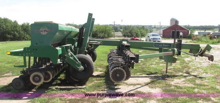 image for item F7493 1999 Great Plains Solid Stand 1500 grain drill
