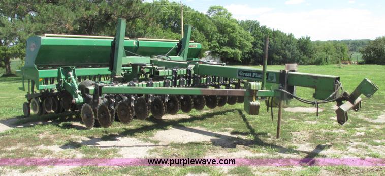 image for item F7493 1999 Great Plains Solid Stand 1500 grain drill