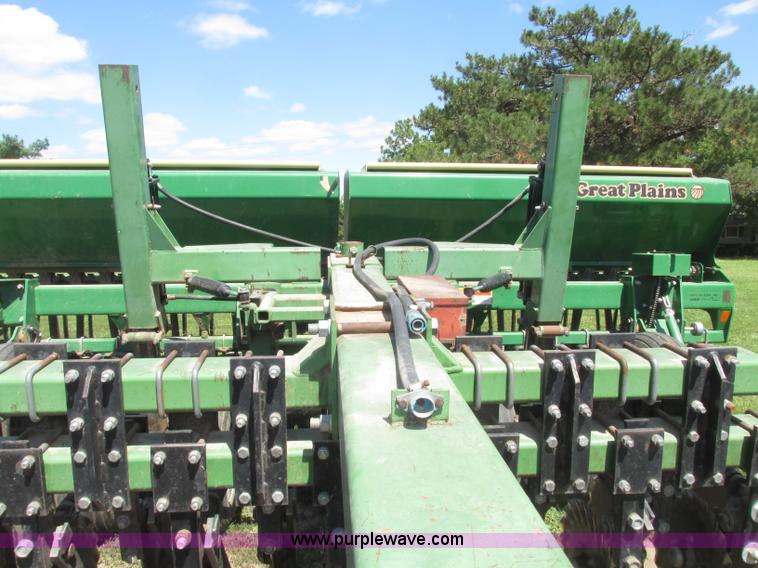 image for item F7493 1999 Great Plains Solid Stand 1500 grain drill