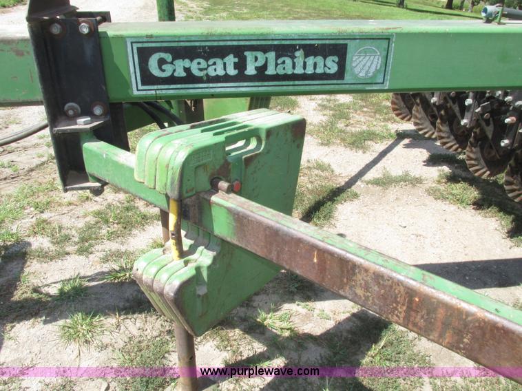image for item F7493 1999 Great Plains Solid Stand 1500 grain drill