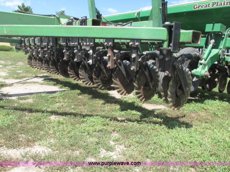 image for item F7493 1999 Great Plains Solid Stand 1500 grain drill