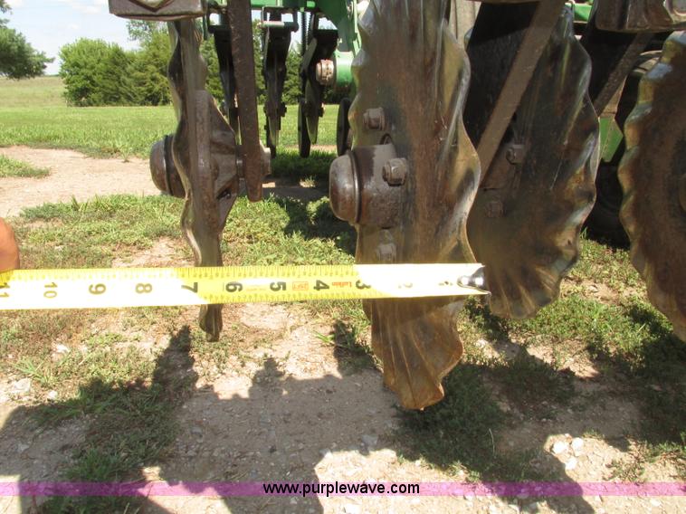image for item F7493 1999 Great Plains Solid Stand 1500 grain drill