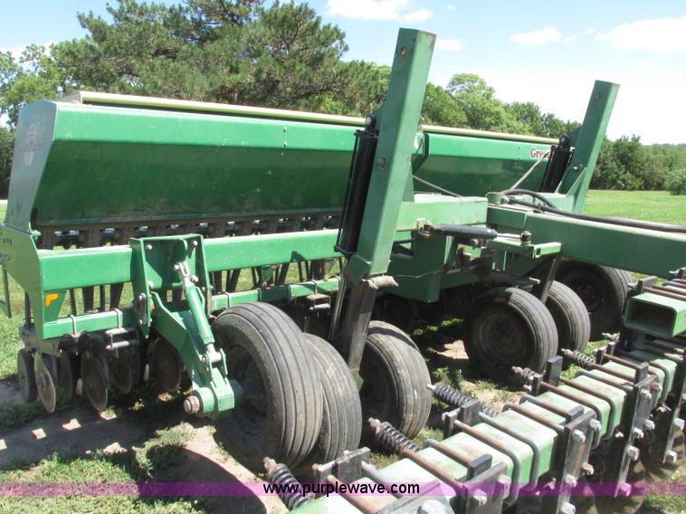 image for item F7493 1999 Great Plains Solid Stand 1500 grain drill