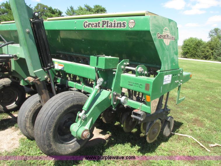 image for item F7493 1999 Great Plains Solid Stand 1500 grain drill