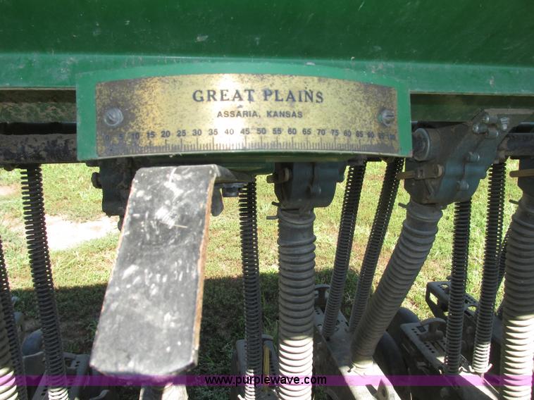 image for item F7493 1999 Great Plains Solid Stand 1500 grain drill