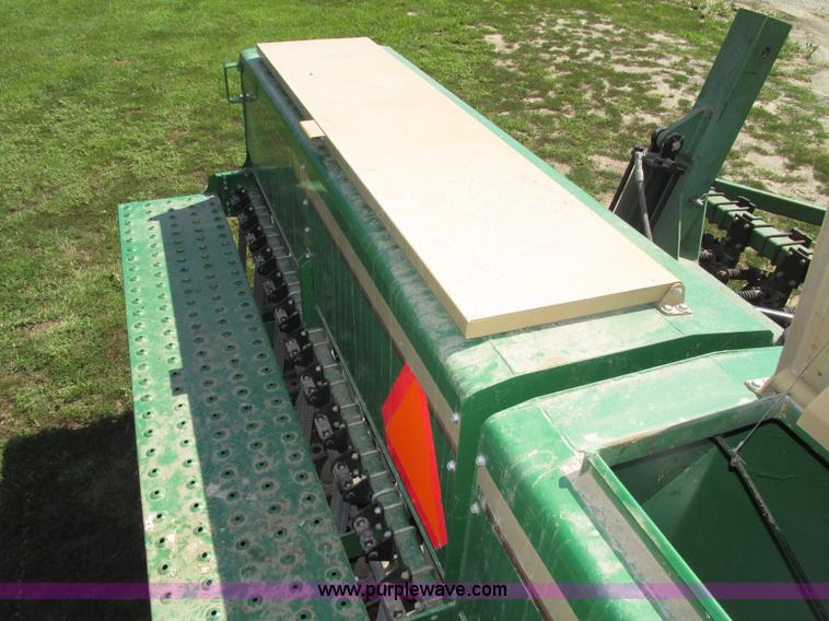 image for item F7493 1999 Great Plains Solid Stand 1500 grain drill