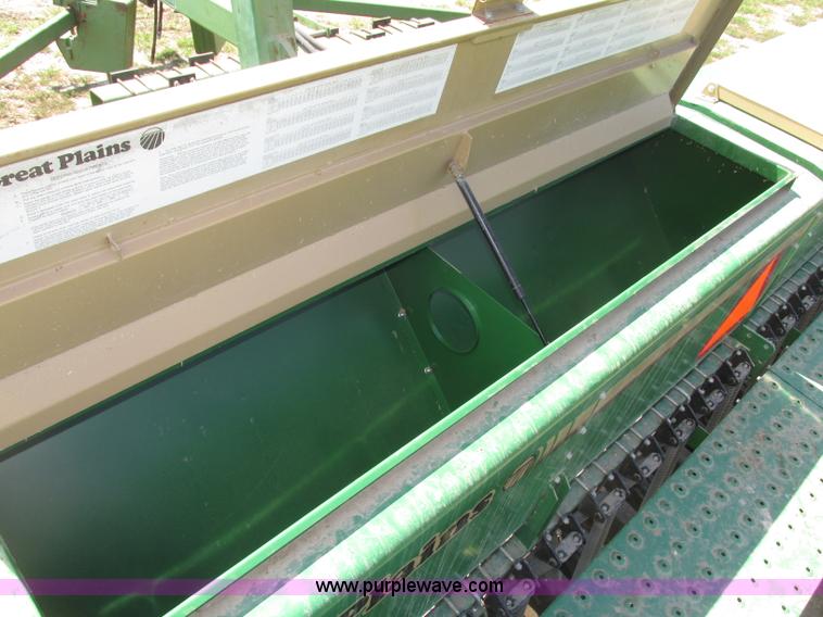 image for item F7493 1999 Great Plains Solid Stand 1500 grain drill