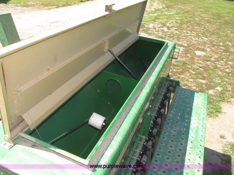 image for item F7493 1999 Great Plains Solid Stand 1500 grain drill