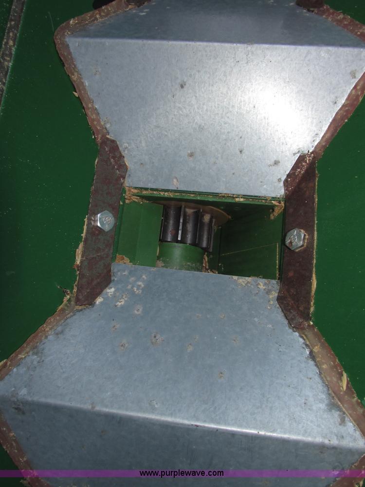 image for item F7493 1999 Great Plains Solid Stand 1500 grain drill