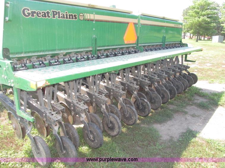 image for item F7493 1999 Great Plains Solid Stand 1500 grain drill