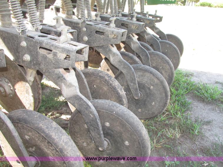 image for item F7493 1999 Great Plains Solid Stand 1500 grain drill